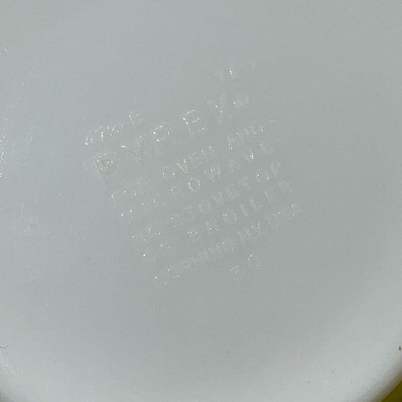 VINTAGE PYREX BY CORNING SPRING BLOSSOM FLORAL 473-B CASSEROLE DISH 1 QUART - Picture 6 of 8